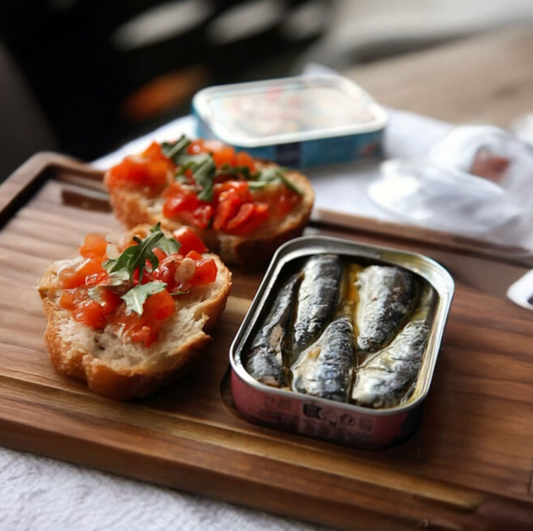 Bruschetta mit Öl-Sardinen